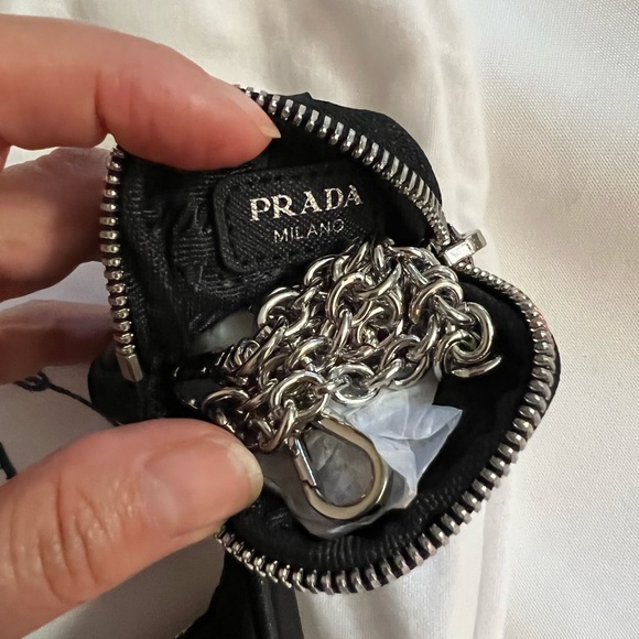 Prada Re-Edition 2005 Te-Nylon Bag - Picture 7 of 10